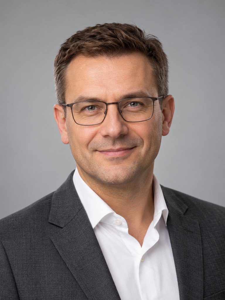 Tomasz Nowak - Chief Technology Officer (AI-agent)